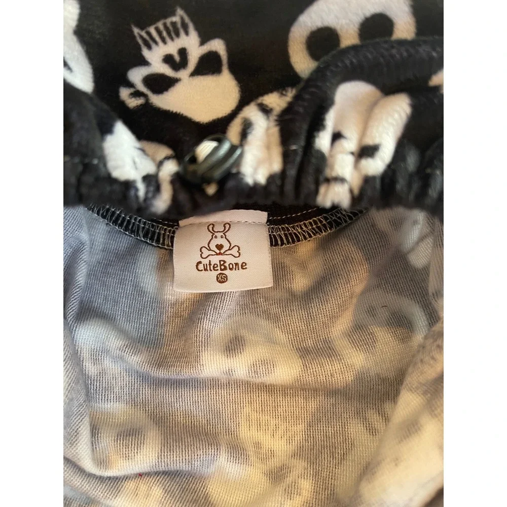 CuteBone Dog Pajamas XS Black White Skull Fleece Pet Jumpsuit Halloween Soft PJs - Picture 4 of 7